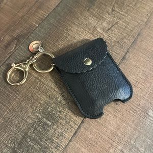 Itzy ritzy sanitizer holder